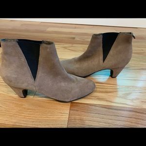 Sam Edelman low heel booties, EUC